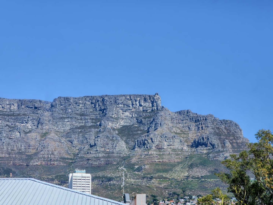 2 Bedroom Property for Sale in Gardens Western Cape